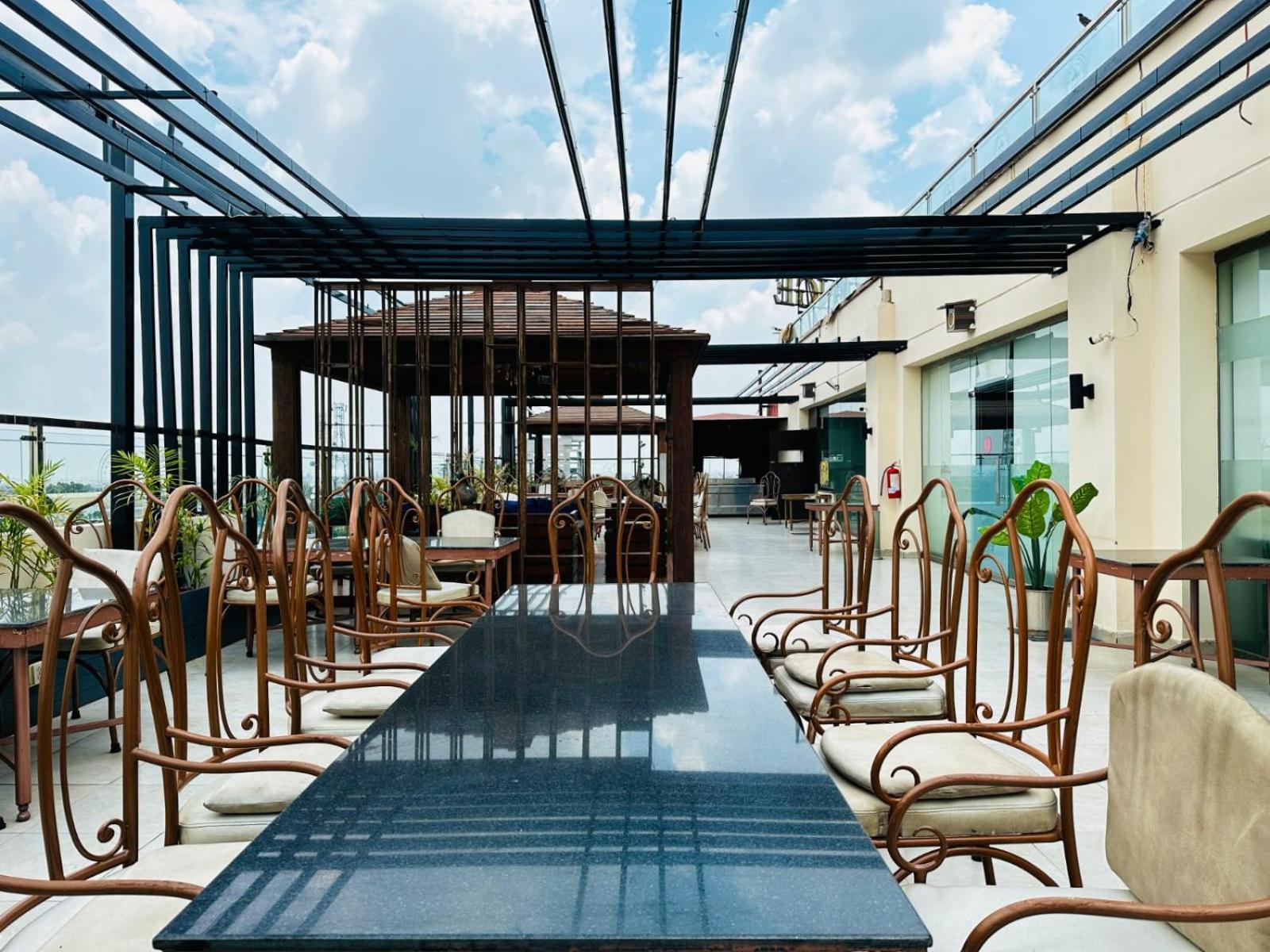 Grand Regent Hotel And Suites ไฟซาลาบัด ภายนอก รูปภาพ