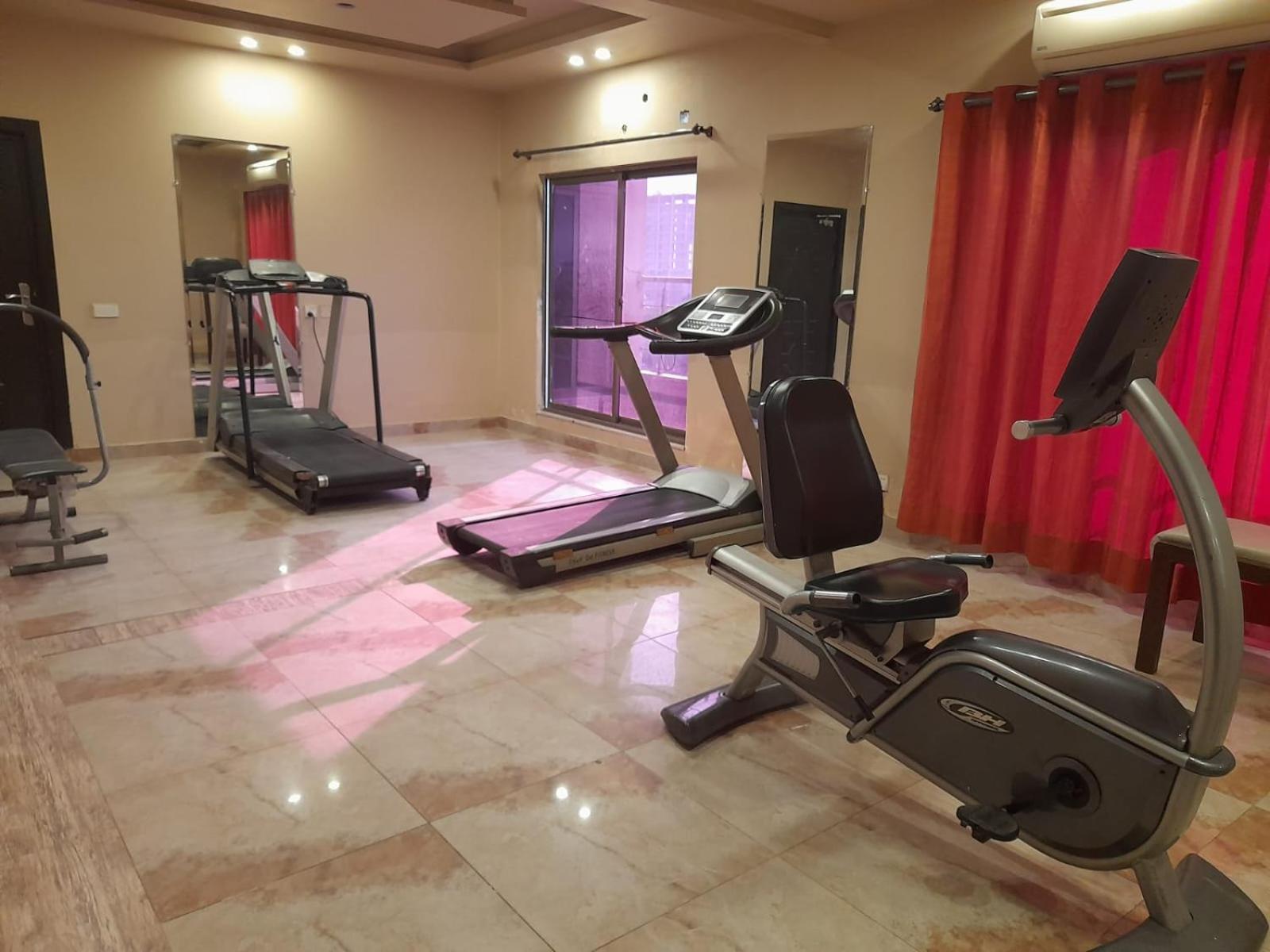 Grand Regent Hotel And Suites ไฟซาลาบัด ภายนอก รูปภาพ