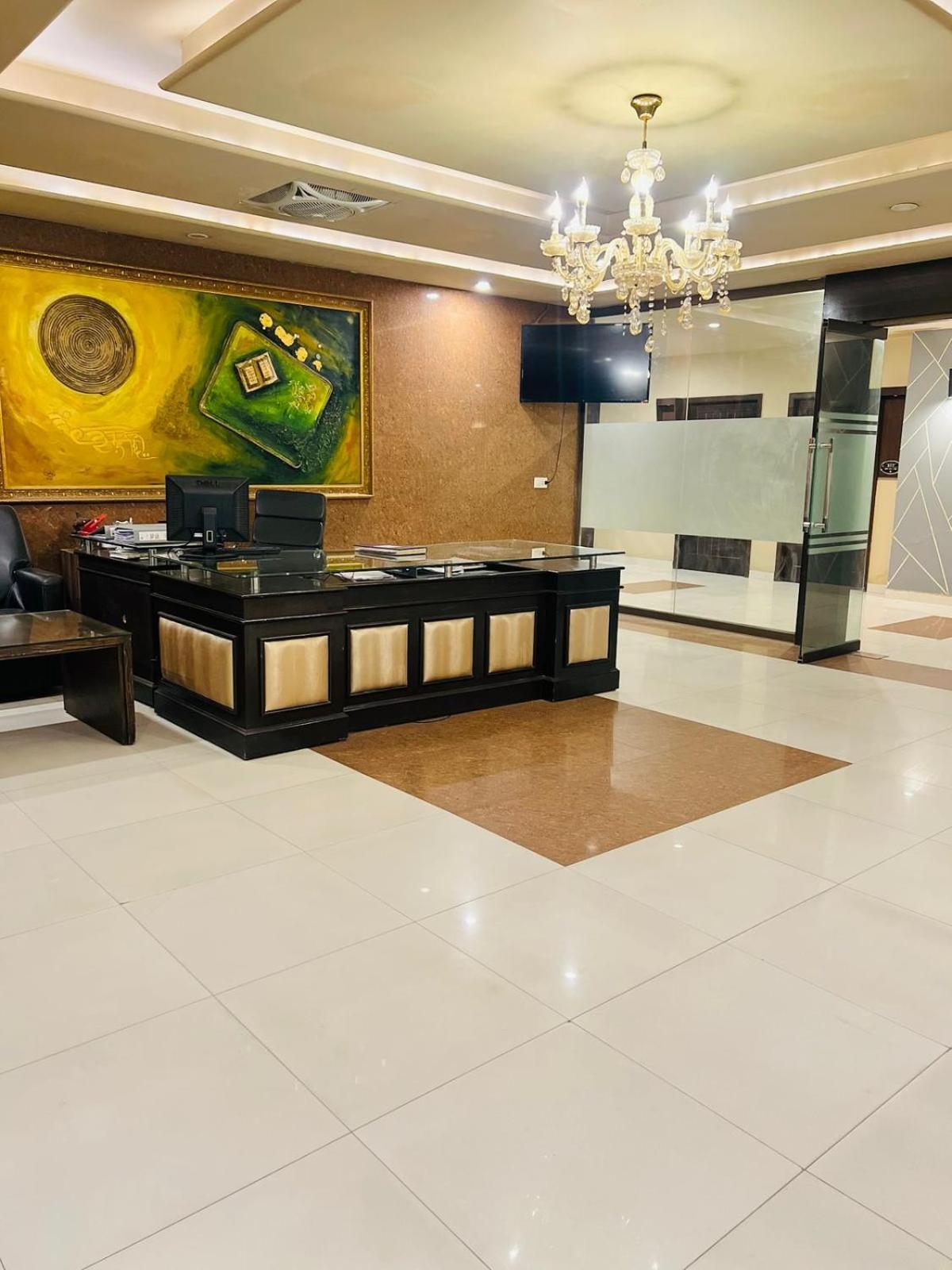 Grand Regent Hotel And Suites ไฟซาลาบัด ภายนอก รูปภาพ
