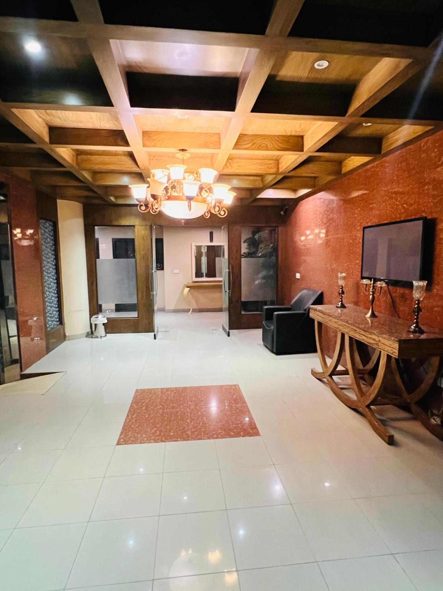 Grand Regent Hotel And Suites ไฟซาลาบัด ภายนอก รูปภาพ